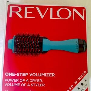 Revlon One Step Volumizer NWT